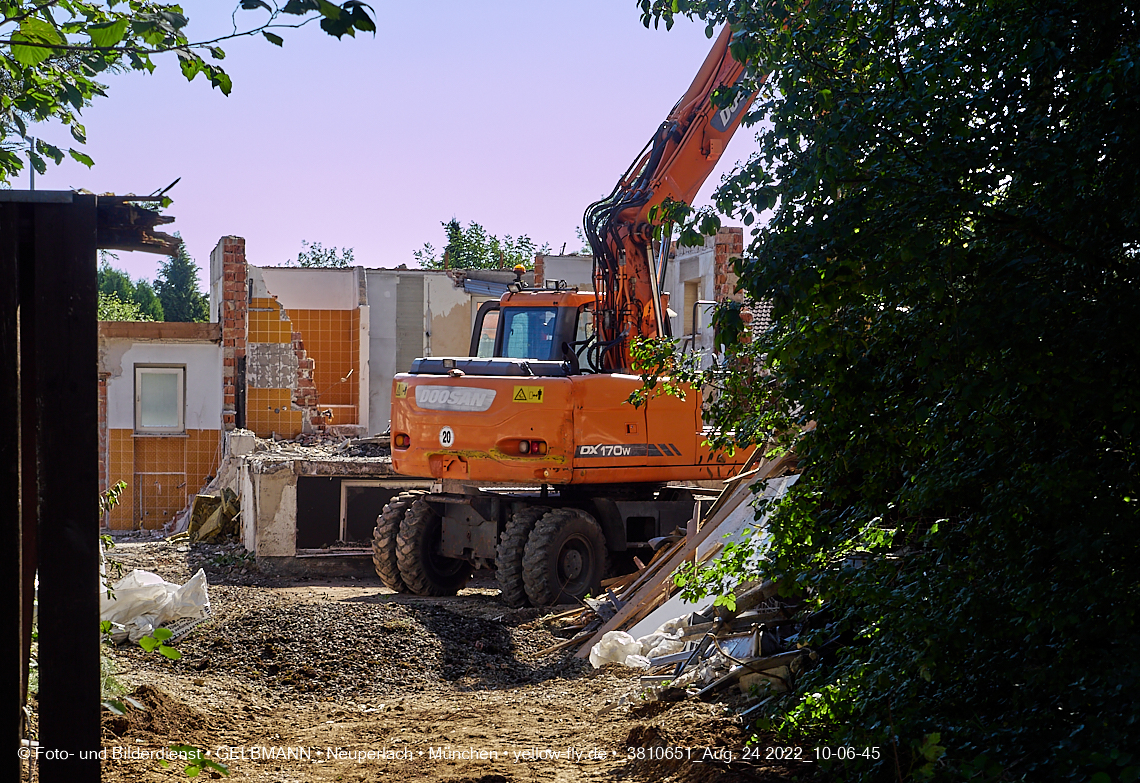 24.08.2022 - Baustelle an der Niederalmstraße 16 und Hugo-Lang-Bogen 13 in Neuperlach-Trudering